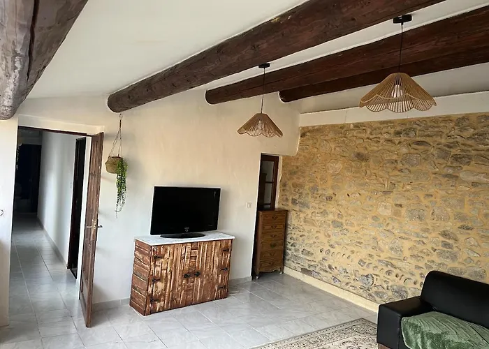 100 M2 Charming Διαμέρισμα